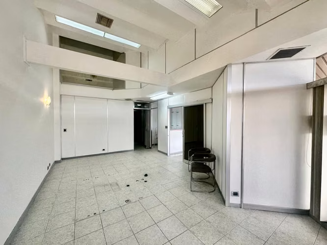 Rohrmoser - Local  ideal  para su negocio - Ascensor - Súper ubicación
