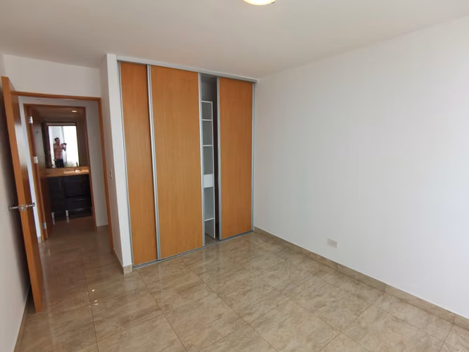 Barrio Don Bosco, hermoso-fino-amplio 115 m2, 3 hab, 2 baños, sala-TV, bodega, amenidades. - Imagen 12