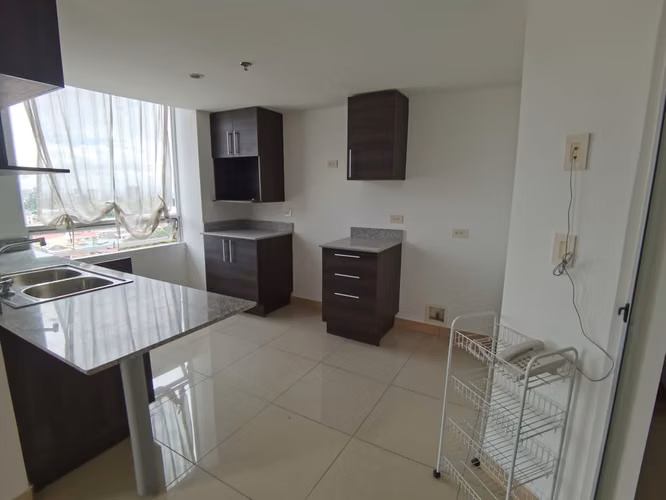 Barrio Don Bosco, hermoso-fino-amplio 115 m2, 3 hab, 2 baños, sala-TV, bodega, amenidades. - Imagen 2