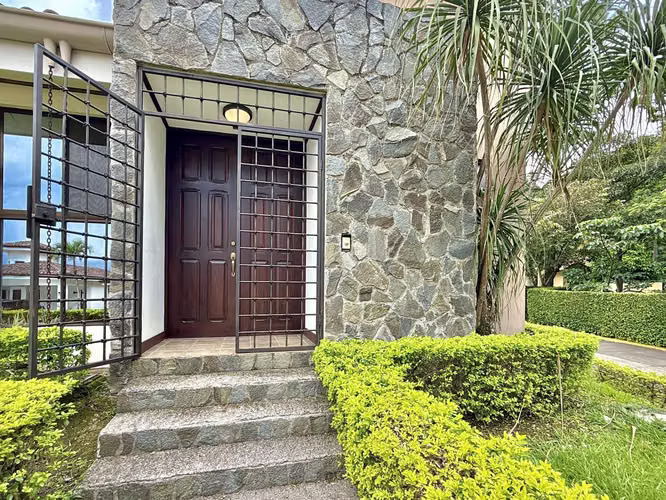 Venta de Casa en Santa Ana Piedades - Imagen 3