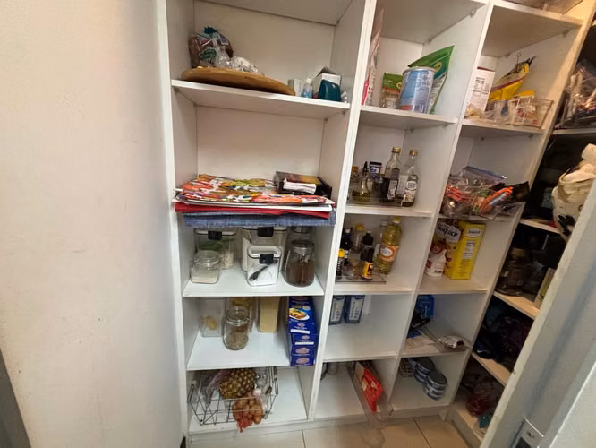 Venta de casa Santa Ana, Piedades de 3 hab + hab servicio + oficina