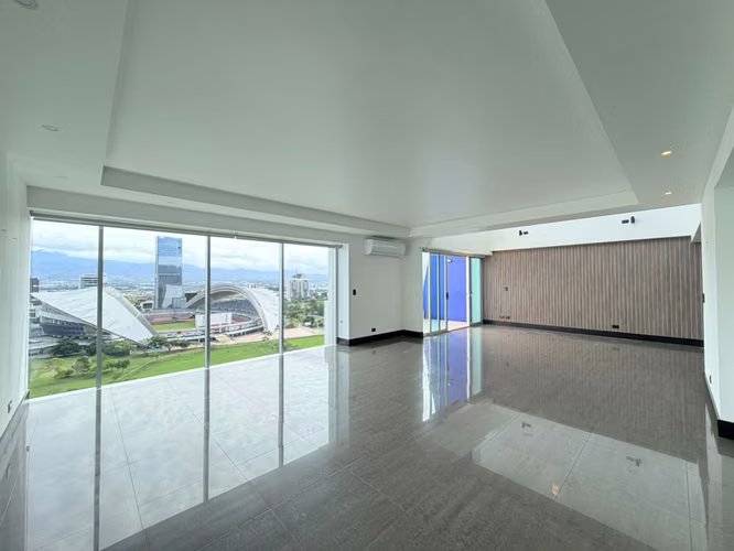 SE ALQUILA IMPONENTE PENT HOUSE EN SABANA FRENTE AL PARQUE LA SABANA - Imagen 6