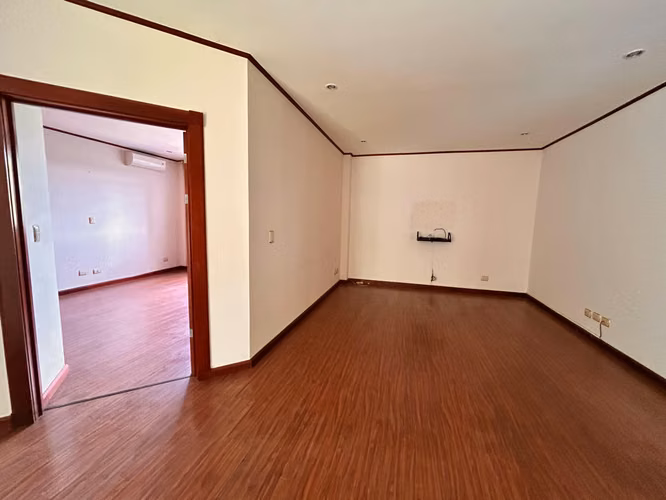 Venta de Casa en Ciudad Colón propiedad de oportunidad - Imagen 8
