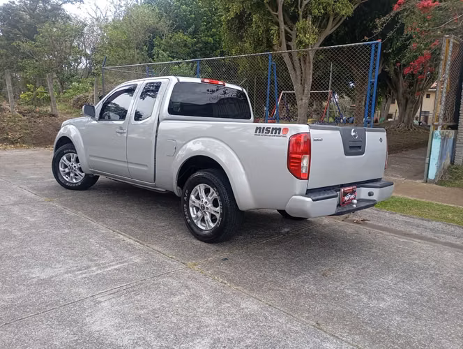 NISSAN FRONTIER SV XTRACAB 2012