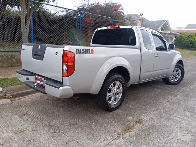 NISSAN FRONTIER SV XTRACAB 2012