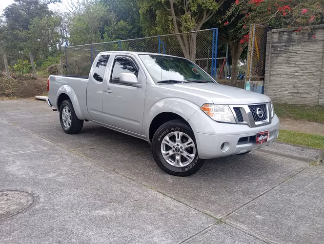 NISSAN FRONTIER SV XTRACAB 2012