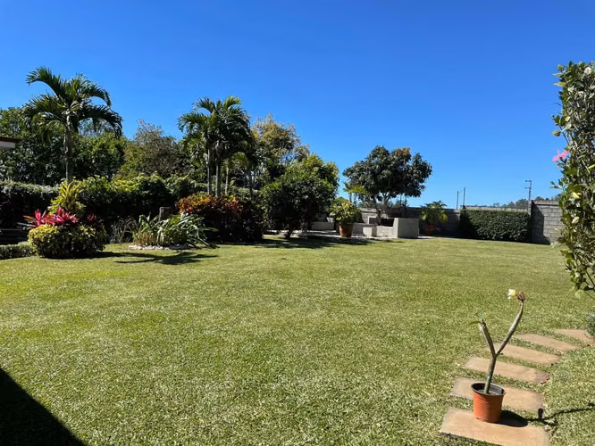 SE VENDE  CASA  EN  CONDOMINIO VISTAS DE SANTA BARBARA 1318 M2 TERRENO