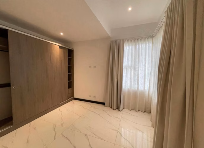 Casa en Venta, Guachipelín, Escazú, vista panorámica, 4 parqueos