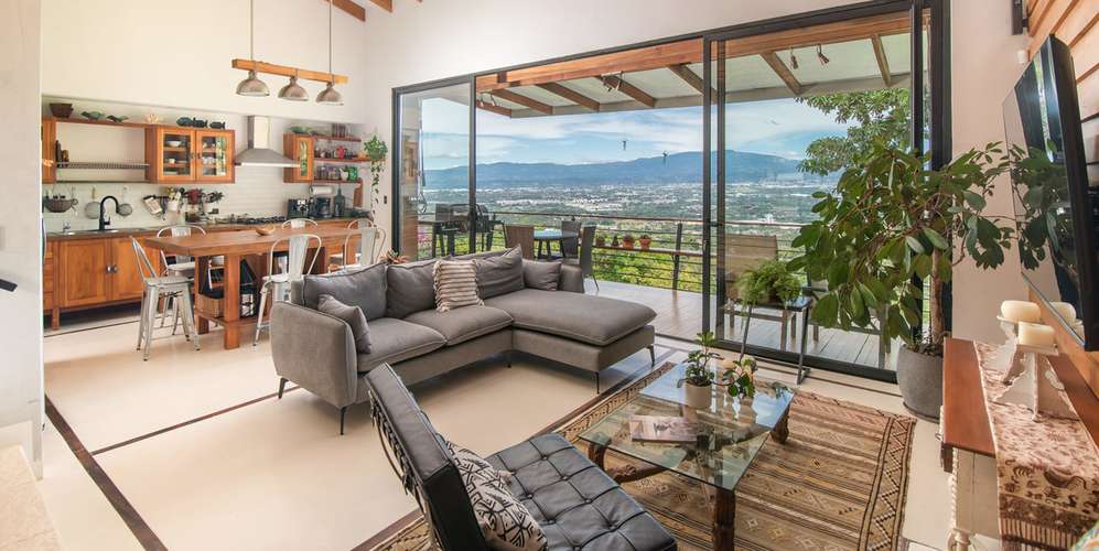 Lote 1 ha en Piedades Santa Ana - terreno con casas y pozo privado
