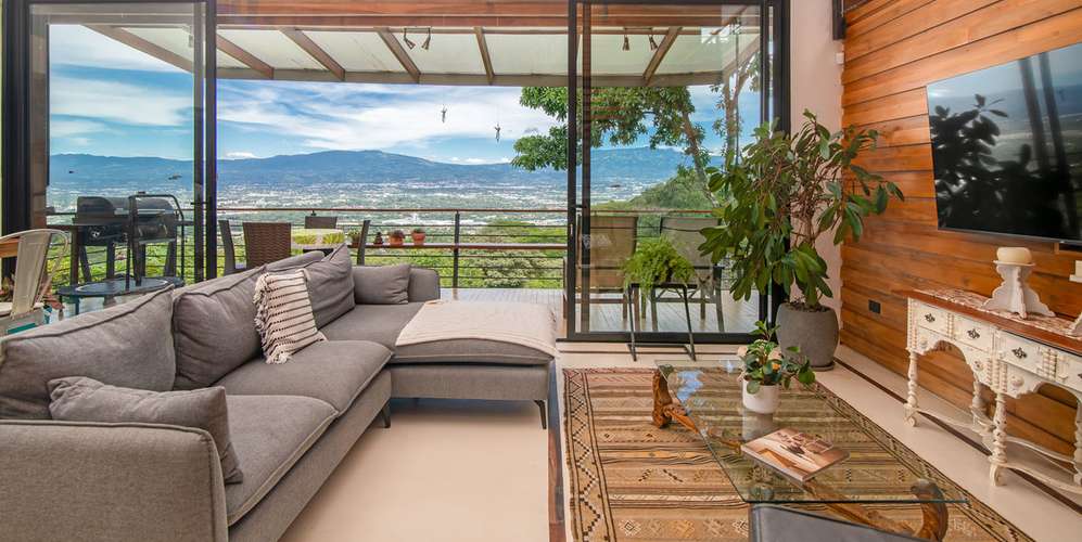 Lote 1 ha en Piedades Santa Ana - terreno con casas y pozo privado - Imagen 3