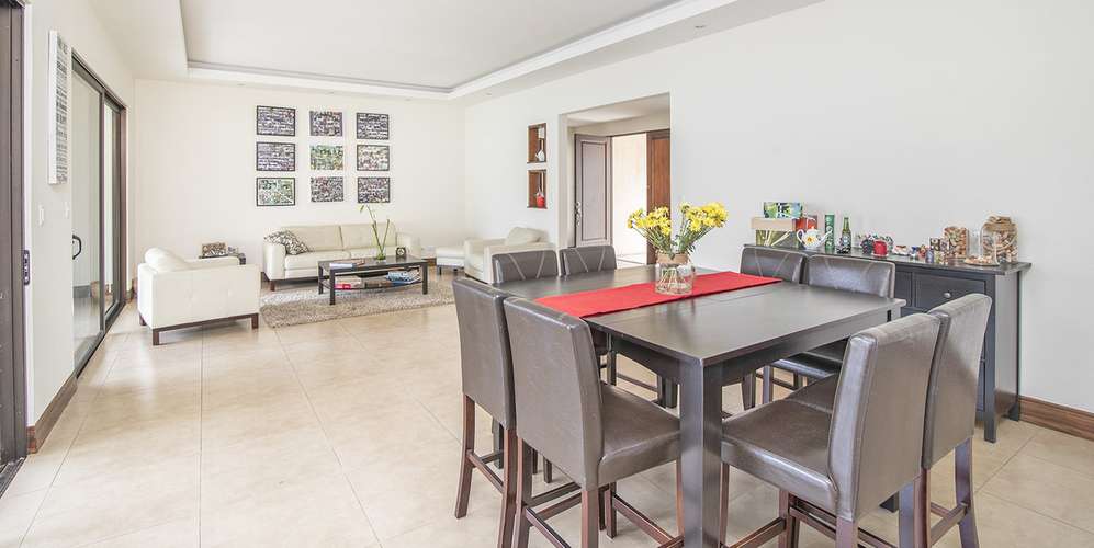 Condominio 4 habs en Santa Ana Lindora Jardines del Valle piscina y