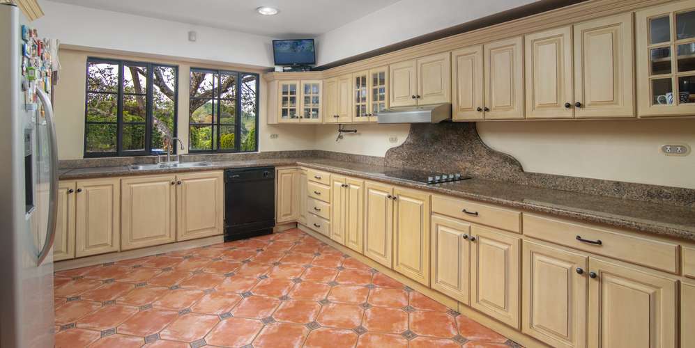 Casa 4 habs en Escazú San Antonio - Jardines amplios - Cerca - Imagen 3