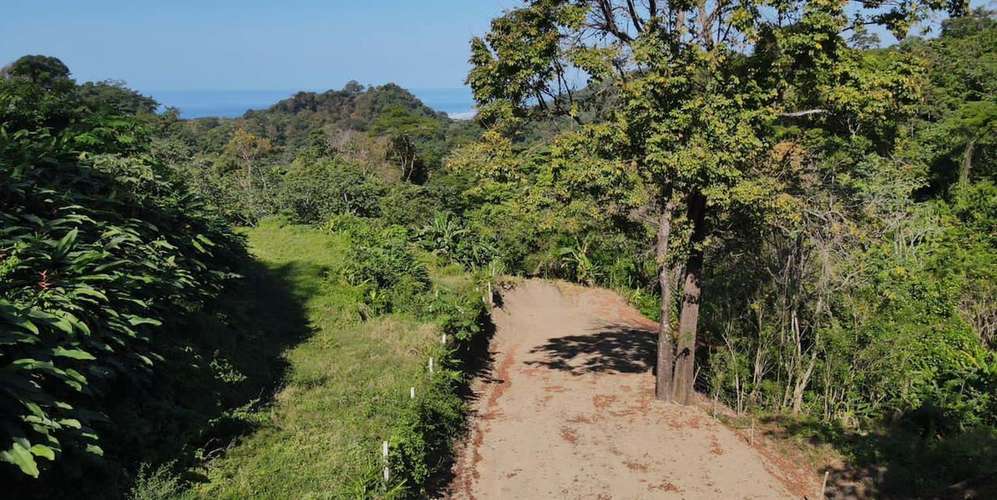 Lote en Mal País Cóbano vista al mar zona residencial listo para - Imagen 3