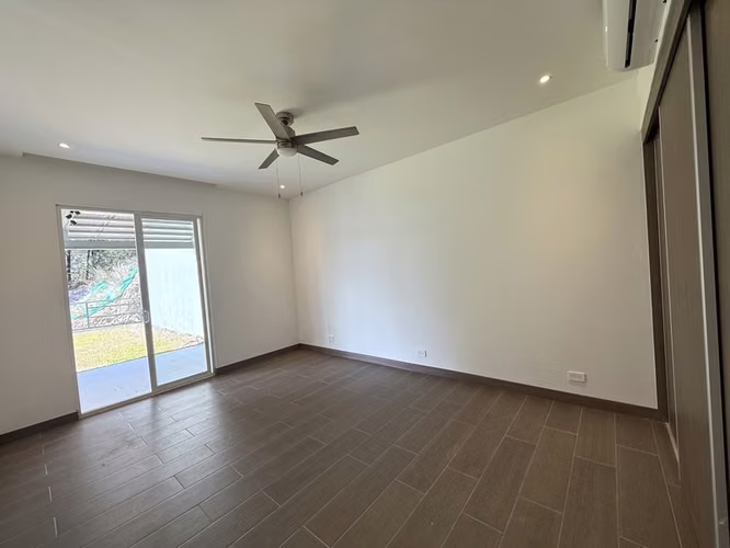 Apartamento Exclusivo de 3 Habitaciones en Alquiler en Guachipelín, Escazú | Amplio Jardín Privado y Vistas ID26106 - Imagen 10