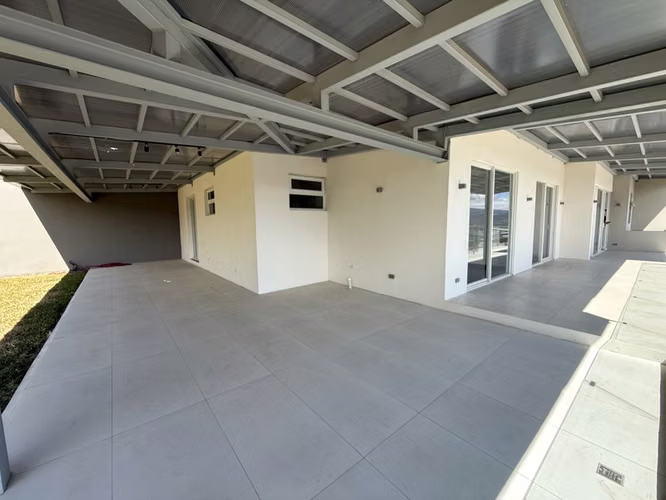 Apartamento Exclusivo de 3 Habitaciones en Alquiler en Guachipelín, Escazú | Amplio Jardín Privado y Vistas ID26106 - Imagen 15