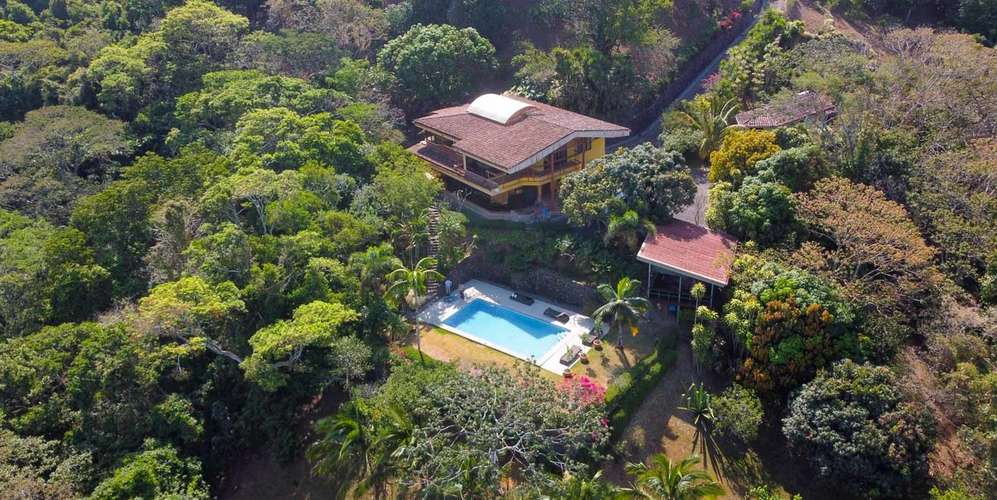 Finca en Ciudad Colón El Rodeo - 110 acres naturaleza - vista al valle