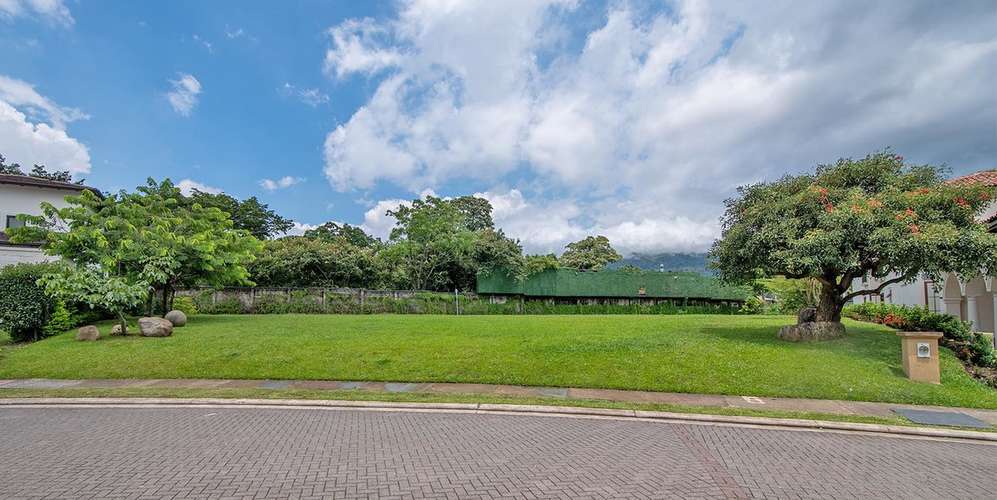 Lote en Santa Ana - 2591 m² - ₡512,014,765