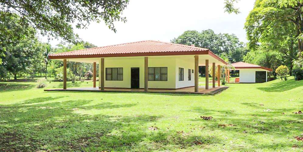 Finca en Turrubares San Pablo - 26 ha con casa y piscina - Mango y