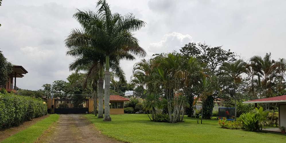 Lote en Desamparados Alajuela - Uso mixto aprobado - Inversión segura