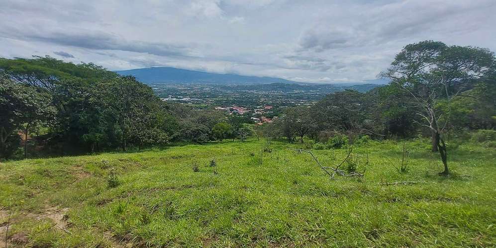 Finca en Piedades Santa Ana 16 ha uso mixto vista montaña inversión