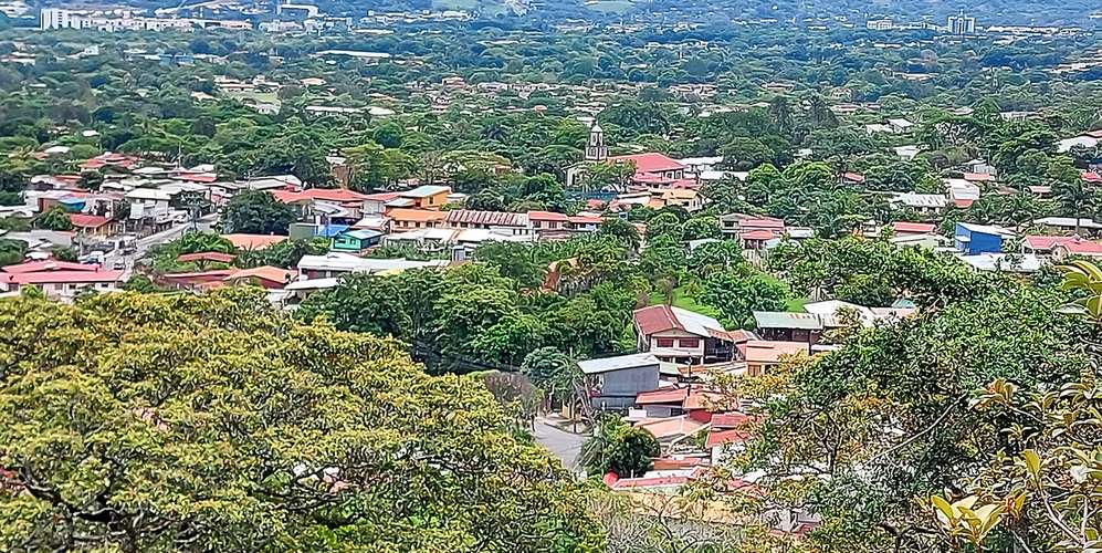 Finca en Piedades Santa Ana 16 ha uso mixto vista montaña inversión