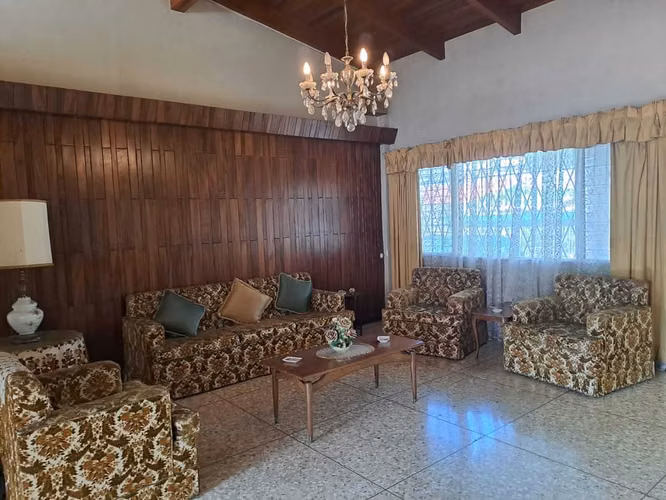 VENDO PROPIEDAD COMERCIAL EN SAN PEDRO-MONTES DE OCA.
