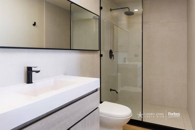 20995 – Moderno apartamento con vistas al oeste para Alquiler o Venta - Imagen 7