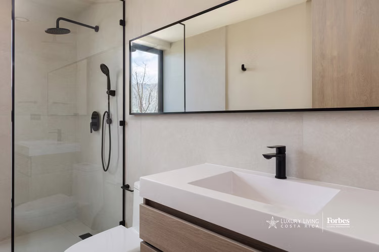 20995 – Moderno apartamento con vistas al oeste para Alquiler o Venta - Imagen 15