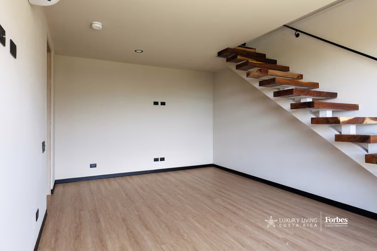 20995 – Moderno apartamento con vistas al oeste para Alquiler o Venta - Imagen 13