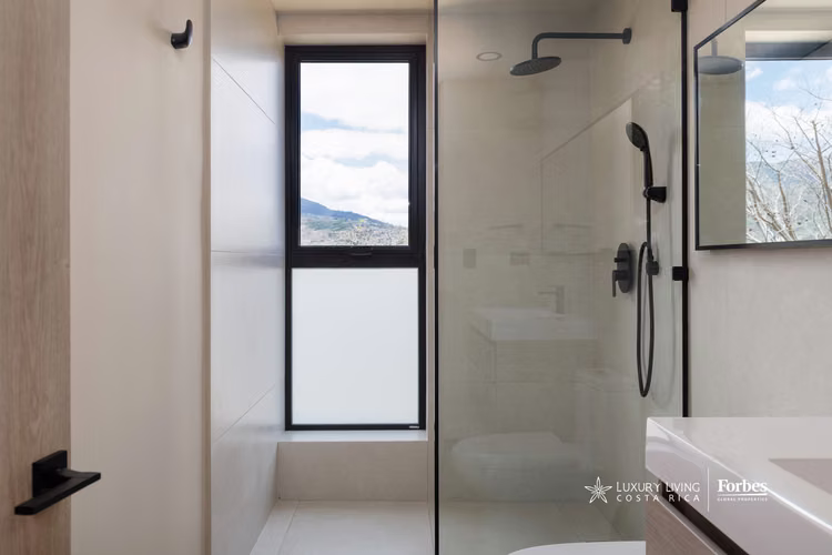20995 – Moderno apartamento con vistas al oeste para Alquiler o Venta - Imagen 16
