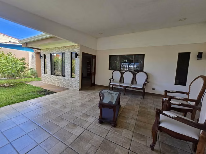 Se Alquila Casa en Sarchí.