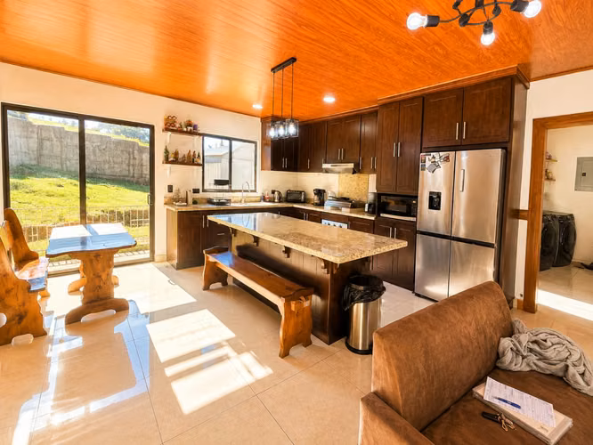 Venta de Casa con terreno de 750m2 en Fraijanes/ Condominio el Retiro. - Imagen 5