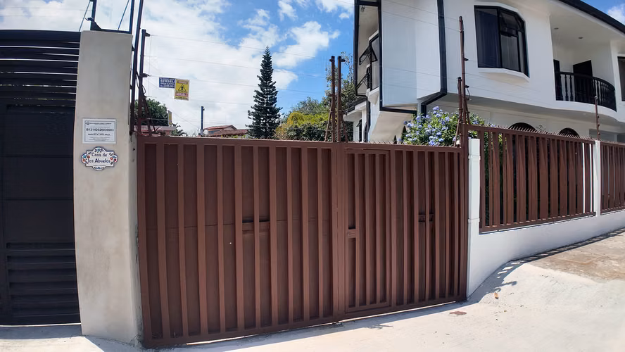 Exclusiva Propiedad en Escazú con Excelente Potencial de Ingresos