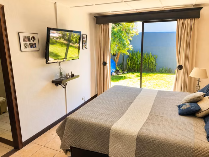 Venta de Casa en Jardines de Tibas / Una Planta.