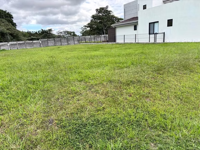 Lote plano en Venta en La Guácima – Ubicación Premium en Condominio - Imagen 17