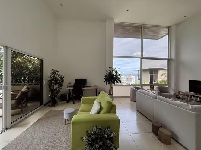 YA. Distinguido apartamento en venta, amplio y fresco en Santa Ana - Imagen 5