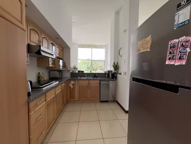 YA. Distinguido apartamento en venta, amplio y fresco en Santa Ana - Imagen 8