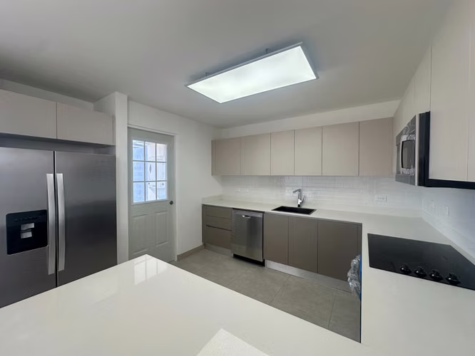 CASA PARA SEGUIR ESTRENANDO !!! EN GUACHIPELIN -Alquiler - Imagen 2