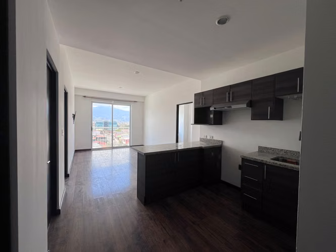 Apartamento en alquiler en Heredia – con balcón y vista | Torre Allegro - Imagen 3