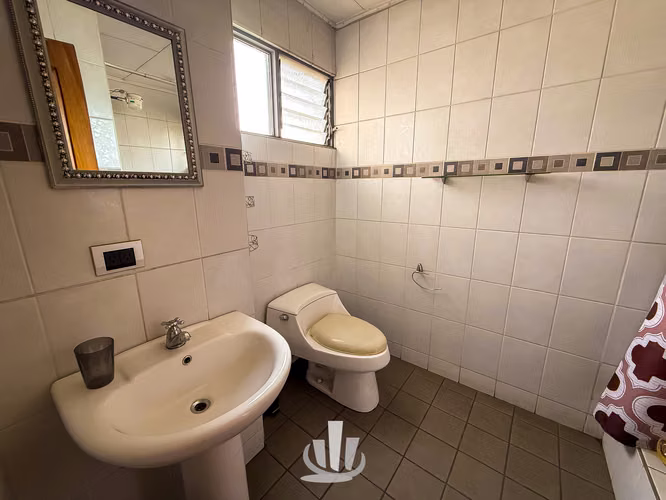 Casa en Venta en Oroki – Amplios Espacios y Excelente Entorno Residencial