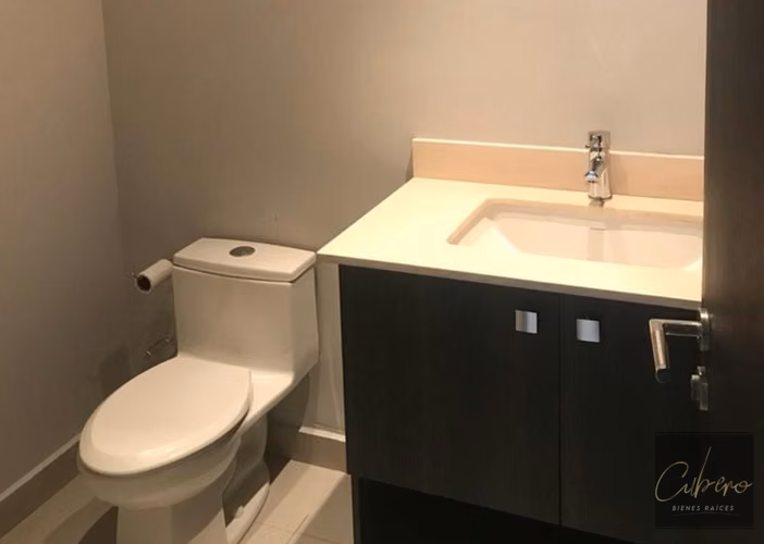 SE VENDE APTO. EN CONDOMINIO PRIMER PISO CON PATIO EN PINARES - Imagen 13