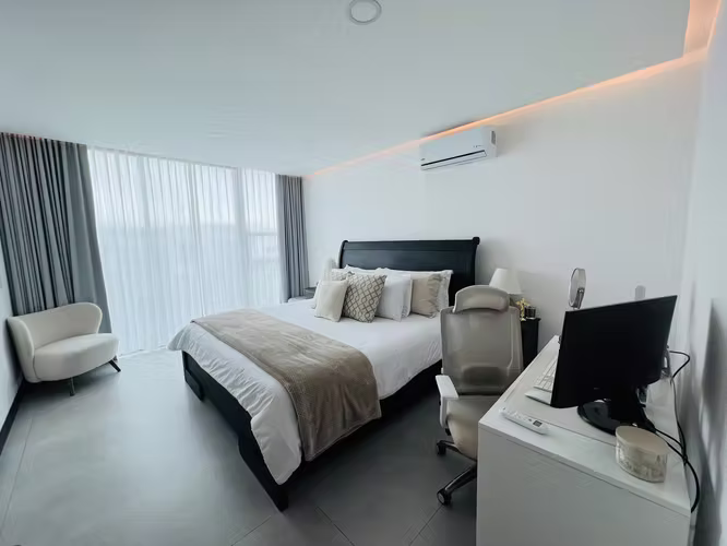  VENTA — UNA CASA FUERA DE LO NORMAL 