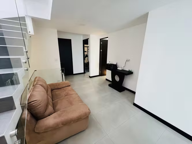  VENTA — UNA CASA FUERA DE LO NORMAL 