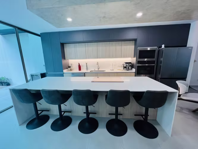  VENTA — UNA CASA FUERA DE LO NORMAL 