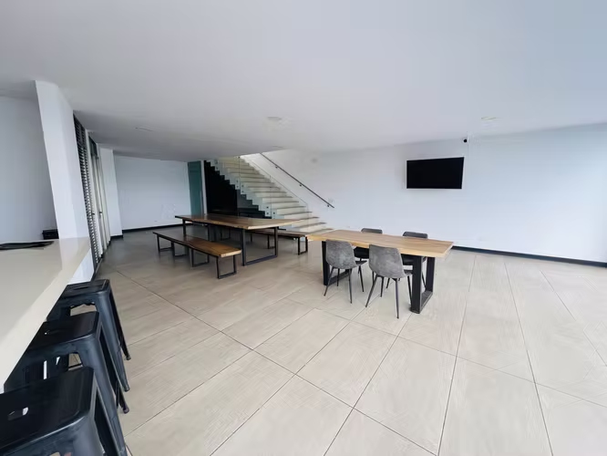  VENTA — UNA CASA FUERA DE LO NORMAL 
