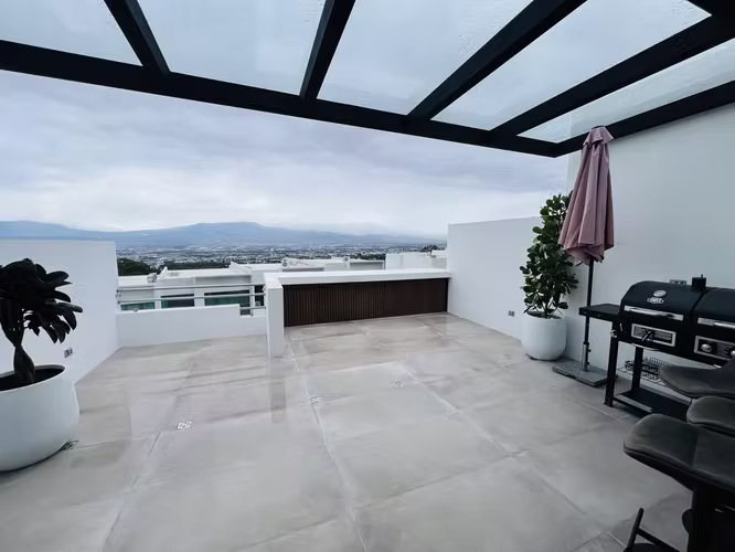 VENTA — UNA CASA FUERA DE LO NORMAL 