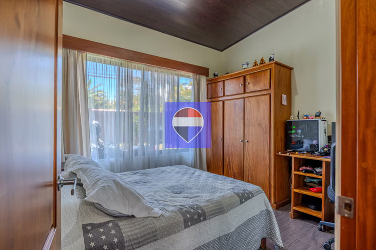 Moderna Casa con cancha de pickleball en venta Palmares
