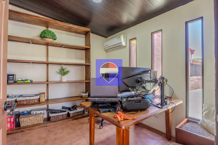 Moderna Casa con cancha de pickleball en venta Palmares