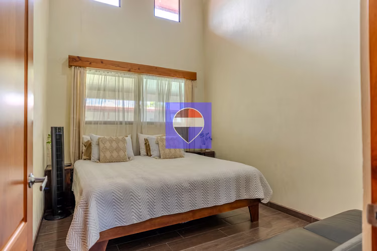 Moderna Casa con cancha de pickleball en venta Palmares