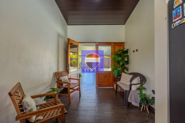Moderna Casa con cancha de pickleball en venta Palmares